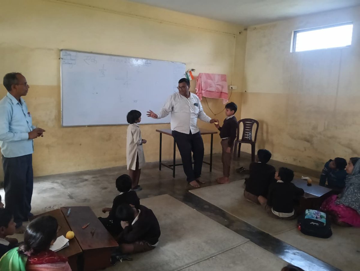 projectmala's tweet image. Class 2 students had a juicy time learning about halves and quarters using apples.
They loved exploring fractions and understanding the concept of 1/2 and 1/4 in a deliciously hands-on way.

#FractionFun #AppleLearning #Class2 #EarlyPrimary #NationalEducationDay