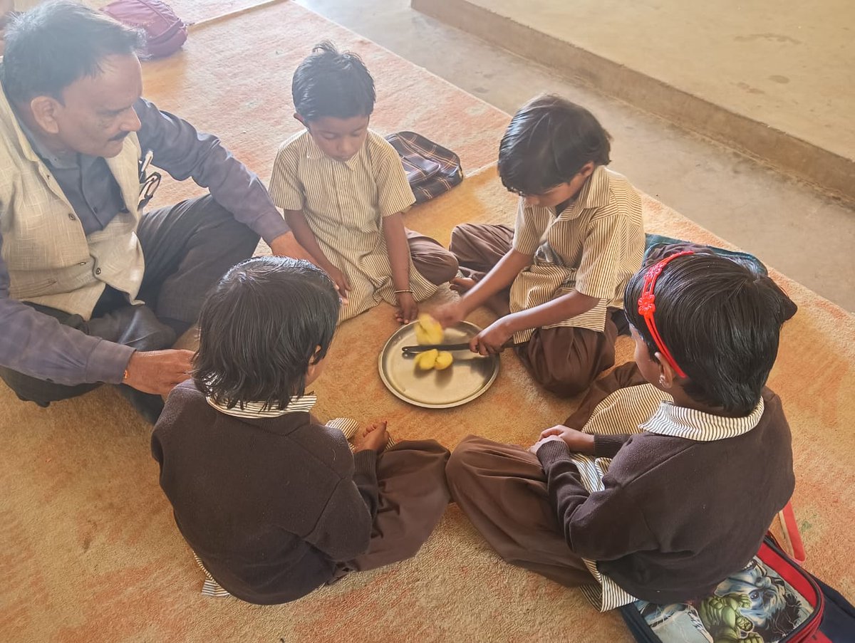 projectmala's tweet image. Class 2 students had a juicy time learning about halves and quarters using apples.
They loved exploring fractions and understanding the concept of 1/2 and 1/4 in a deliciously hands-on way.

#FractionFun #AppleLearning #Class2 #EarlyPrimary #NationalEducationDay