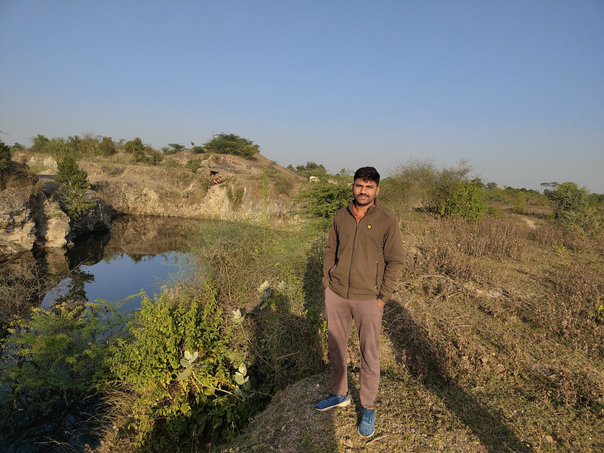 “ना शोर शहर का, ना भीड़ का आलम… बस पंछियों की आवाज़ें और मन का सुकून ✨
सुबह-सुबह जंगल की सैर, जैसे आत्मा को नया जीवन मिल जाए 

शुभ प्रभात 
राम राम