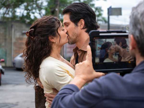 jr_cassis's tweet photo. Infelizmente terei que parar de assistir Três Graças, por motivos de estar MORRENDO de inveja do romance da Gerluce com o Paulinho 🥹 #TresGracas https://t.co/MXrk94vun8