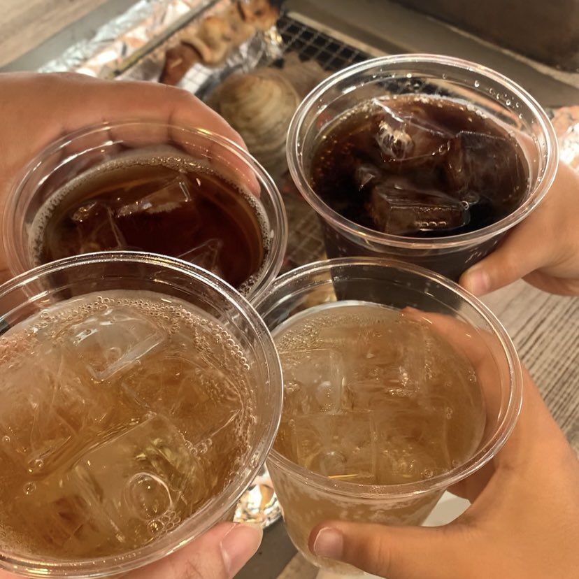 バスセンター2階の万代シテイパークにて。『牡蠣奉行』に行って来ました。牡蠣だけでなく他の食材もたくさん！手ぶらでBBQできるの良いよね。焼くのは子どもにもしてもらいました