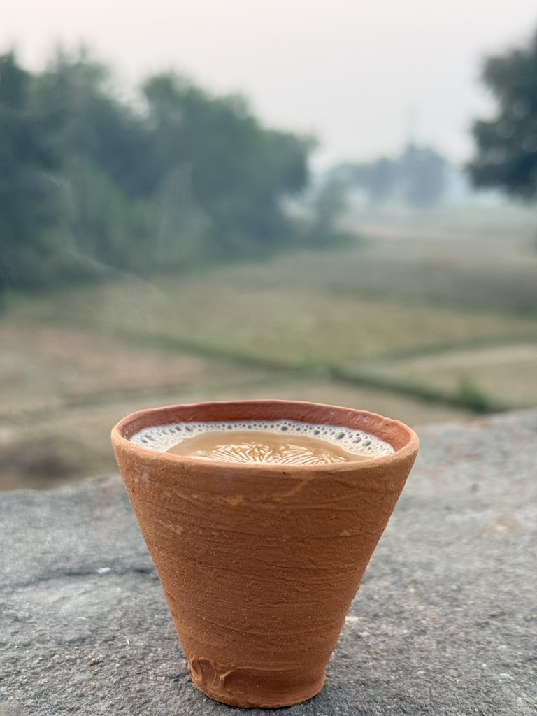 Uttar Pradesh welcomed me with this beautiful winter foggy morning🤩