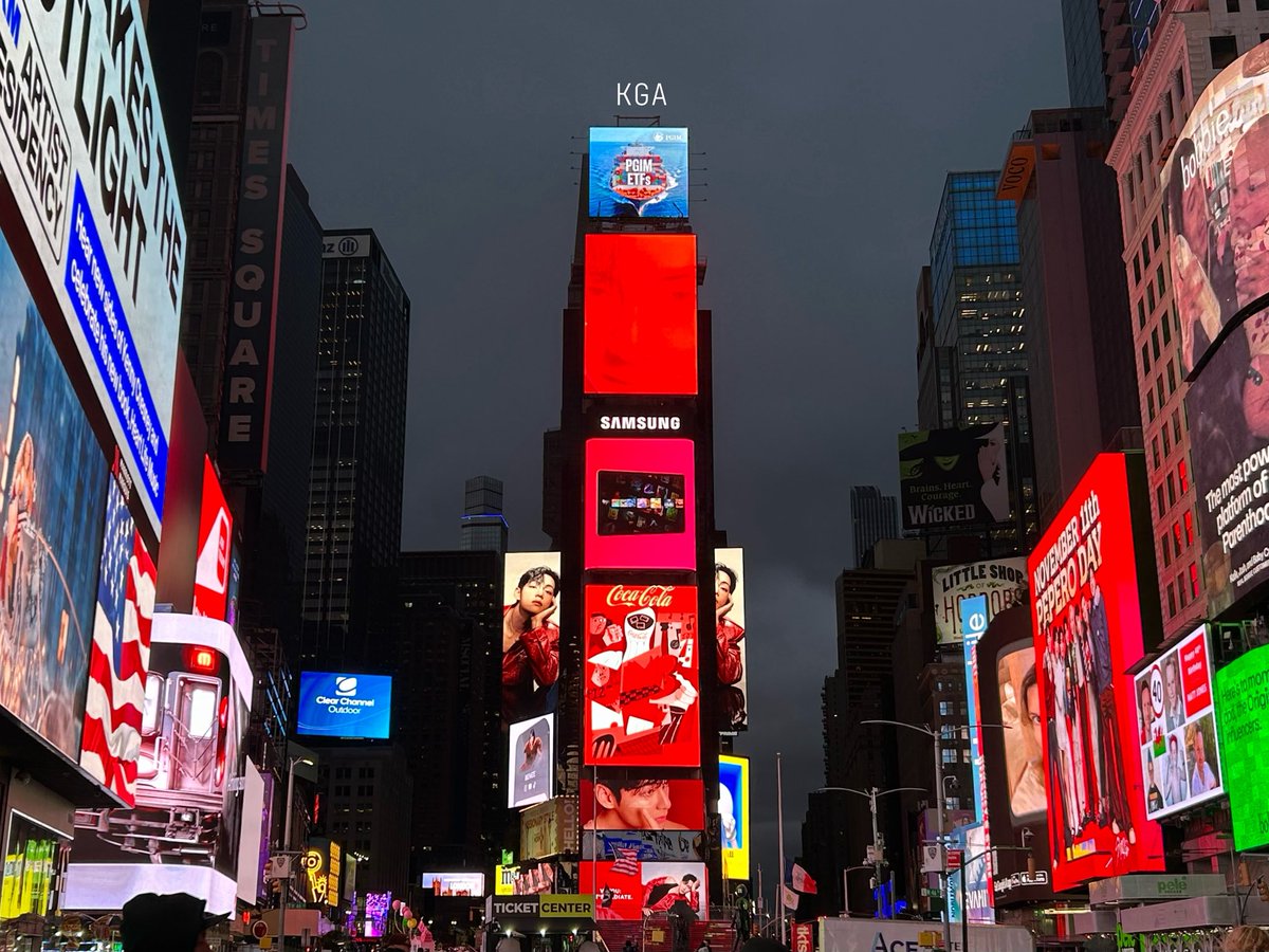 featherfever's tweet image. THANK YOU ##TIRTIR GOOD NITE TAEHYUNG 🌃 #V #kimtaehyung #bts #nyc