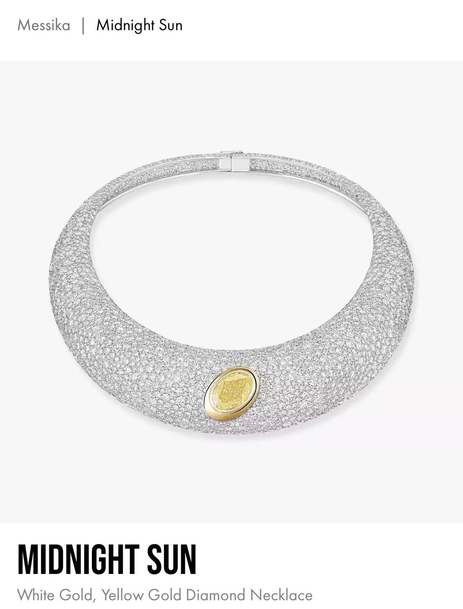 Beyoncé wearing a necklace called Midnight Sun. Come get your juice <a href="/zaralarsson/">Zara Larsson</a>