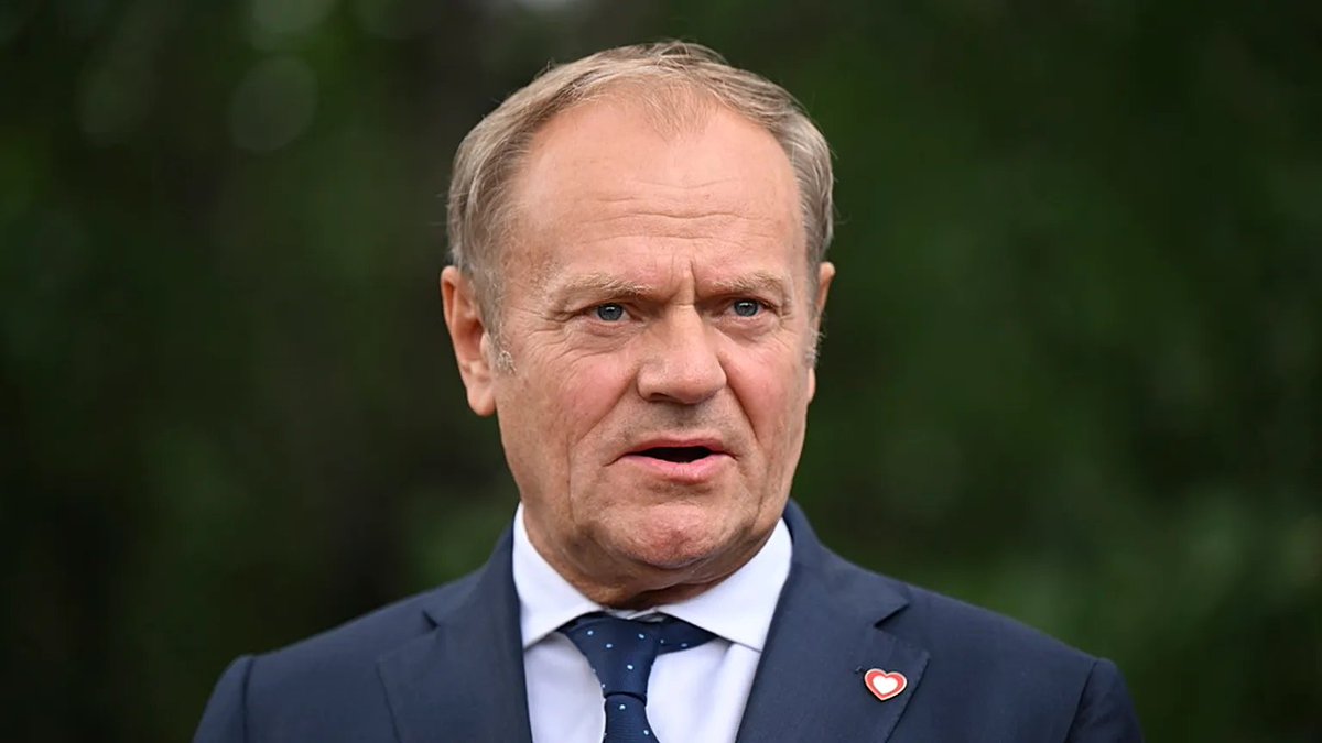 [ 🇵🇱 POLOGNE | 🇷🇺 RUSSIE ]

🔸 Le Premier ministre polonais Donald Tusk estime que Poutine dispose d’outils capables de détruire l’Union européenne 🇪🇺 en tant qu’organisation, mais aussi de saper l’identité et les valeurs européennes.

Il met en garde contre les « cinquièmes