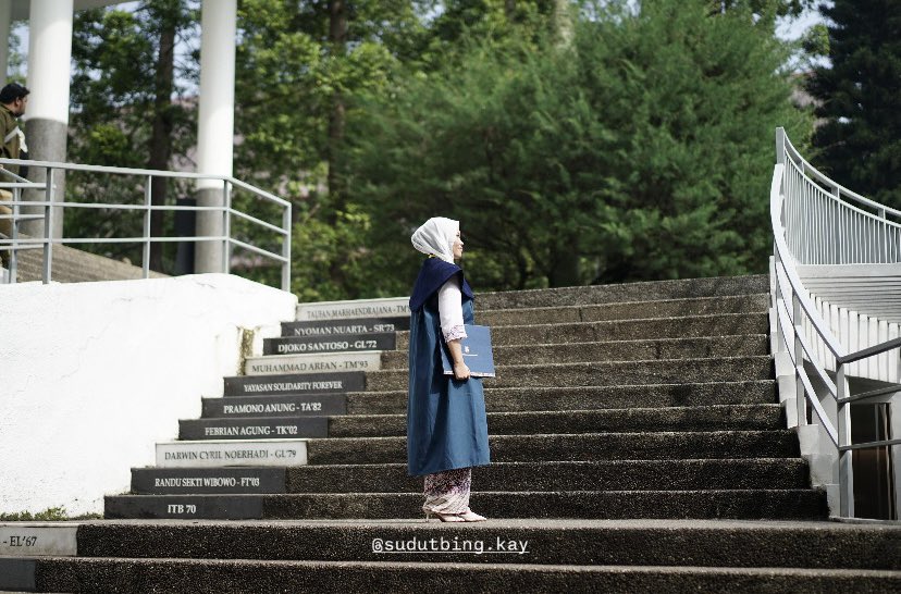 aecclessia's tweet photo. [JASA PHOTOGRAPHER BANDUNG]

Hii Guys! buat yg butuh fotografer untuk acara kantor, ulangtahun, wisuda, dll wilayah Bandung bisa langsung DM ya! Dijamin murah tapi hasil gak murahan😚✨ 

Bisa langsung cek Ig : @/sudutbing.kay 

#photographer #bandung #fotograferbandung #wisuda https://t.co/iRJilU3dIM