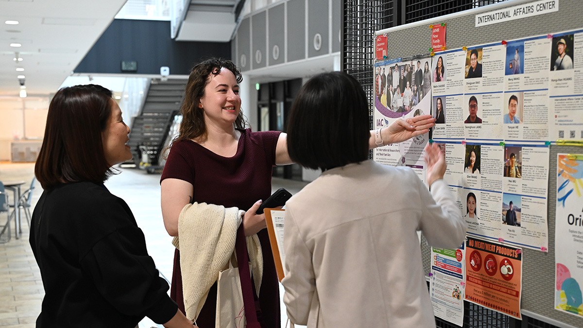 TohokuUnivAIMR's tweet photo. Welcome to AIMR!🙌
Dr. Gavin @Physics_Carin, who has been employed as a JRC Scientist at UChicago since 2025, visited AIMR for the first time and attended an orientation on Nov. 10. We look forward to her contributions in accelerating exchange and collaborative research. https://t.co/RK9cD5nDNT