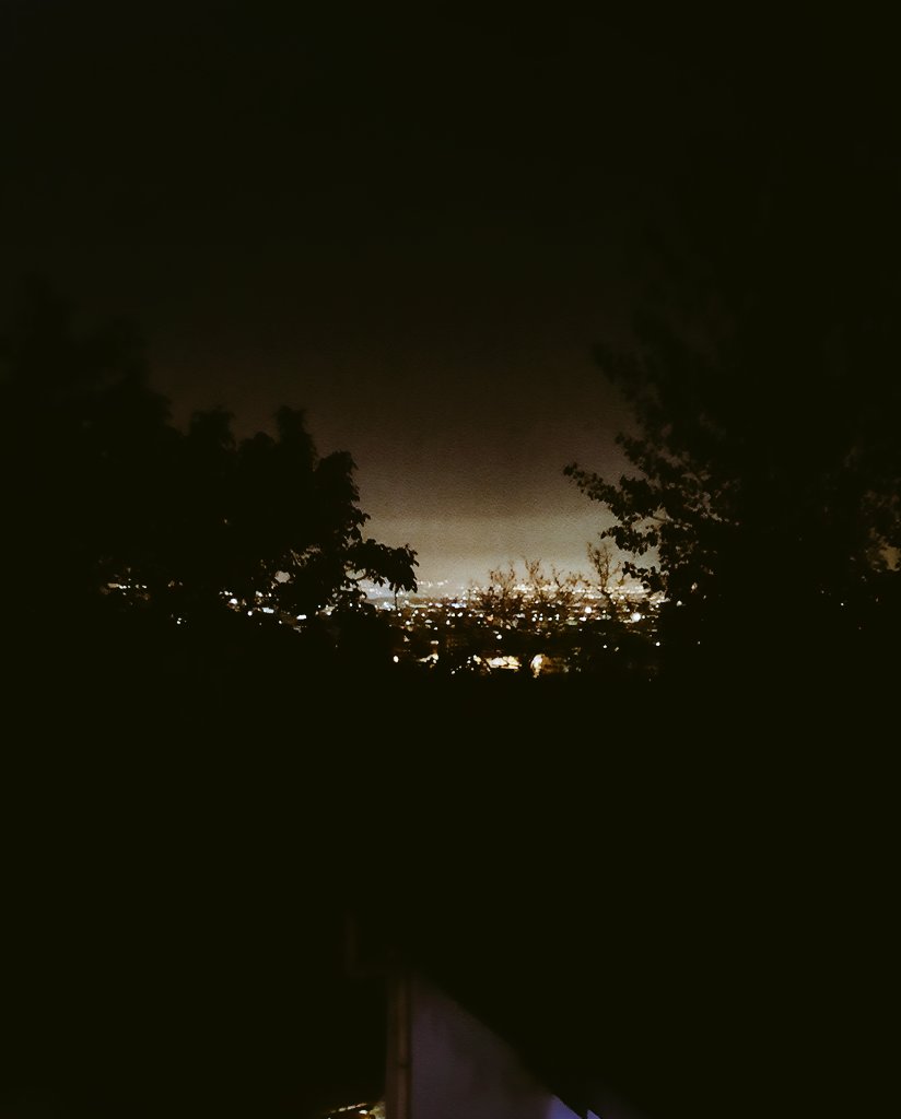 Passare un paio d' ore in perfetta solitudine sul tetto di casa è così rilassante soprattutto quando ci son 5 gradi scarsi ❤️