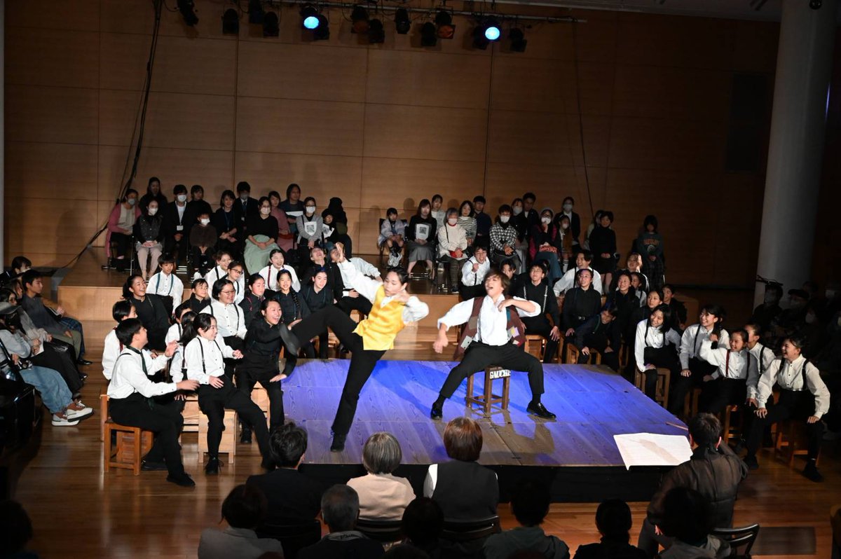 11/3『#オペラ #セロ弾きのゴーシュ』多治見公演。客席が360°ぐるりとステージを囲み、観客を #宮沢賢治　の世界へ引き込みました。ピアノの響き、出演者の息づかいと表情、指揮の一振りを目の前で感じられる公演でした
#多治見 #合唱 #多治見少年少女合唱団