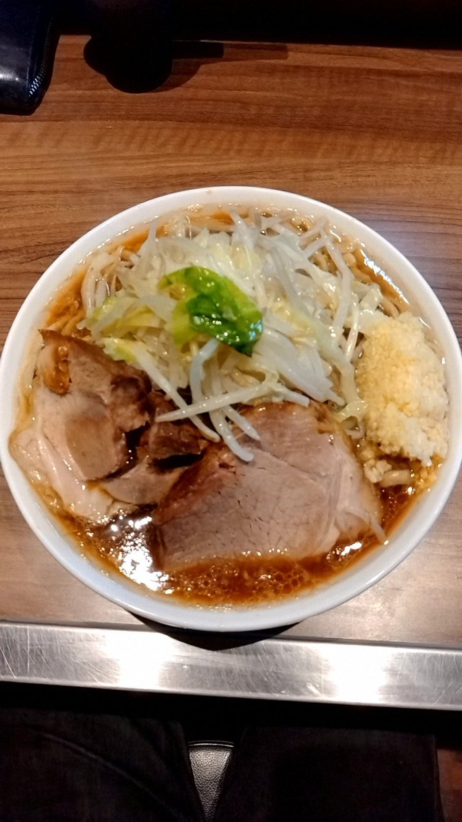 HaTS7i1yLYqGVYx's tweet photo. らーめん菊@下永谷

『小ラーメン』
(ﾆﾝﾆｸﾏｼ)

7回目の訪店😋🎶
ついに念願のデフォルト😁💕

スープうんまぁ😆🙌💕
ブタもやわらか🐷💕

追加トッピングなくても…
十分過ぎるうますぎる😂🙌

完飲完食不可避だった…🤤
(レンゲ止まらず…)

大満足ベホマ❤️❤️❤️

次回はつけ麺か限定だな🤭👋 https://t.co/dgWjemhgBX