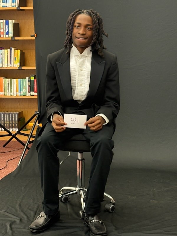 StetsLady's tweet image. My Senior! I’m so proud to be a Senior Mom! Both of my kids understood the assignment!! Let’s Go Keison