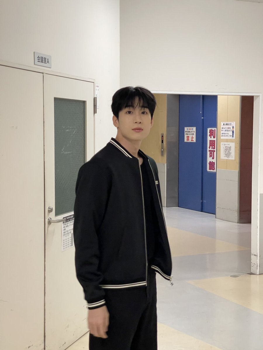 커피 한잔 챙기구 남은 하루도 힘내쟈💜