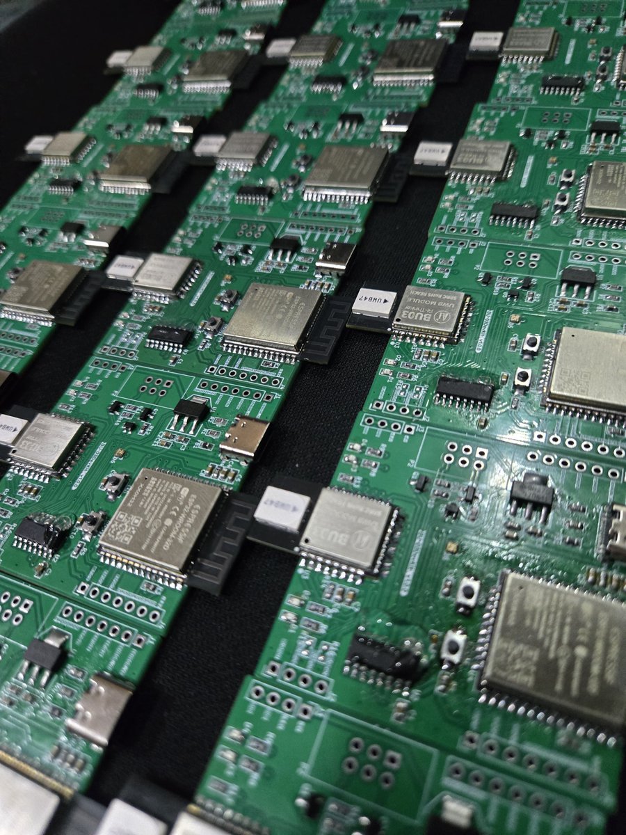 energycloudtech's tweet image. Quality boards, seamless connections, and powerful performance.💡
Trusted partner for bulk manufacturing and custom designs.🤝📈

#energycloudtech #PCBProduction #PCBFabrication #ElectronicsManufacturing #BulkProduction #CustomDesigns #Innovation #TechSolutions