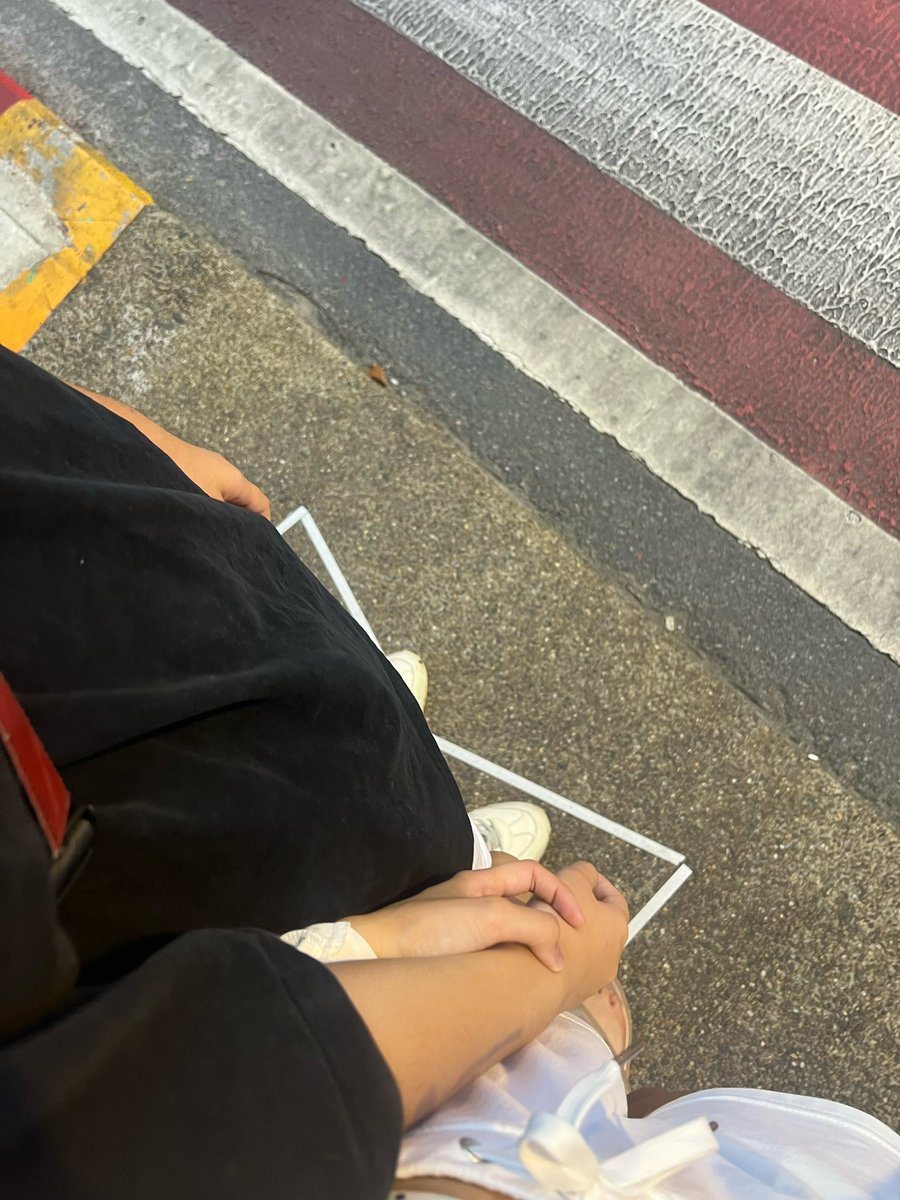 fallinginloveui's tweet photo. หมาล่าที่ของครบทิ่ ่สุด https://t.co/i8d4mEAukj