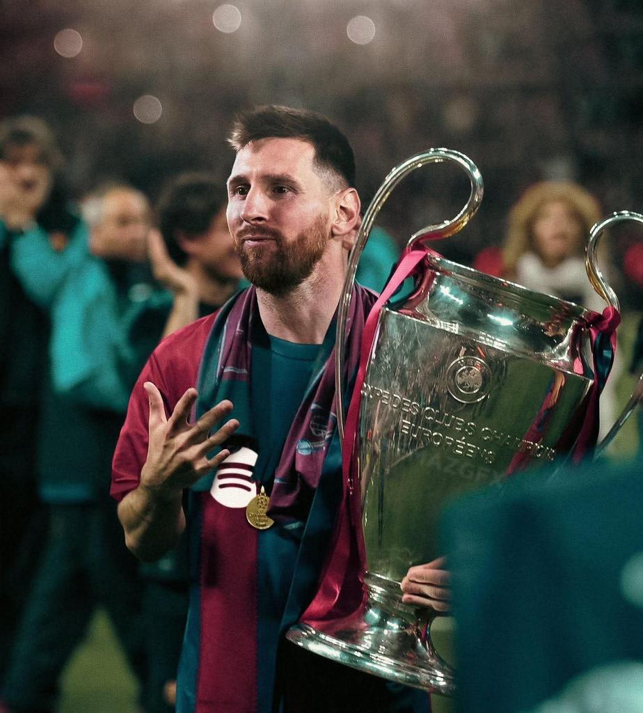SK10_Football's tweet photo. *Men don't know what they want*

What men want: https://t.co/rbAMdovt1K