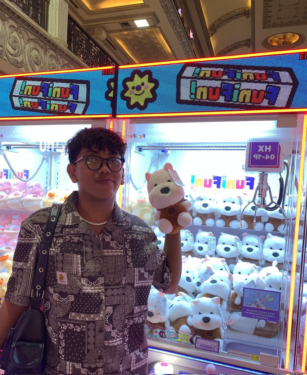nonogaiss's tweet photo. My first won in clawn machine https://t.co/hkZUGGV181
