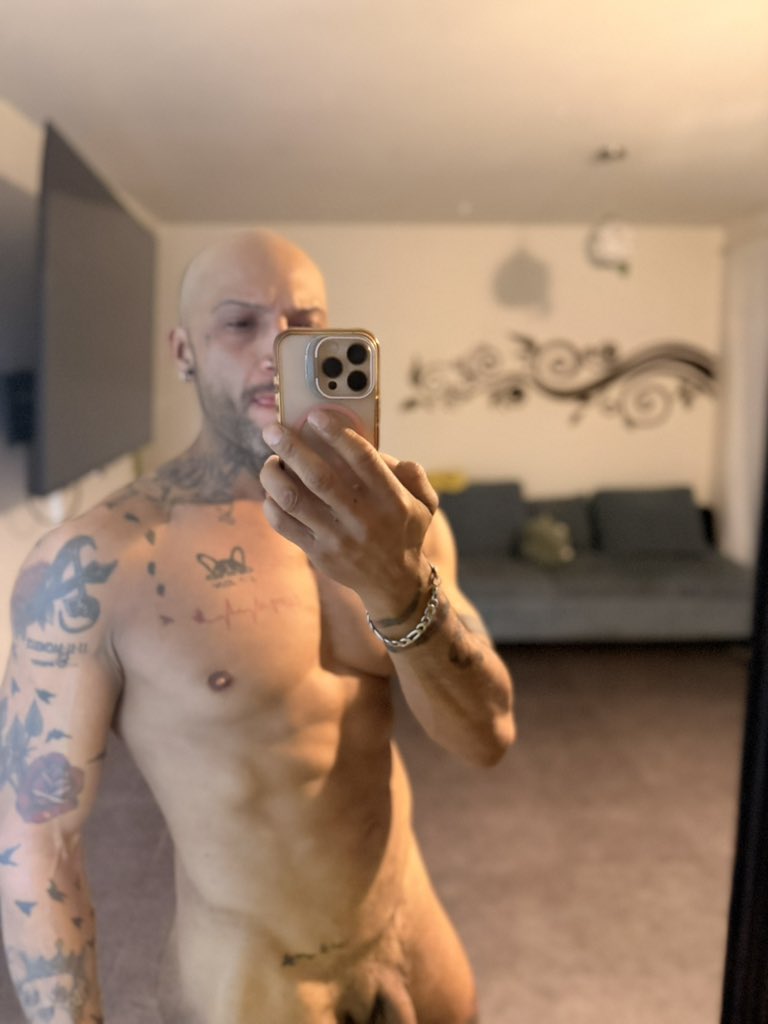 Luis Your Muscle Papi tweet media