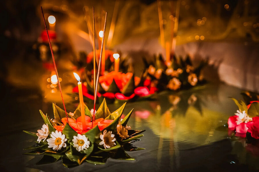 AsiaKingTravel's tweet photo. Découvrez #YiPeng et #LoyKrathong, deux festivals de lumière uniques qui illuminent la #Thaïlande chaque novembre lors d’un #voyage féerique
---------------------------------
👉https://t.co/HU6KrsSjpR https://t.co/XbhBpPPKsC