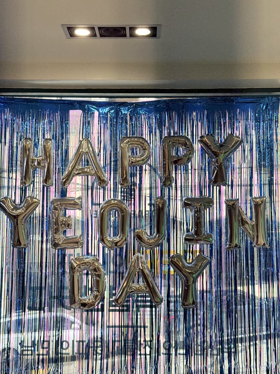 2lovelyves's tweet photo. happy yeojin day 🤍 #여진 #yeojin #happy_yeojin_day https://t.co/KPVoPqDH7G