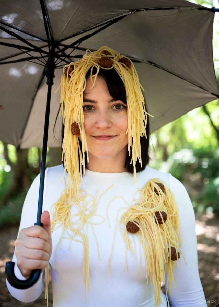 FSMpersian's tweet image. از بین کسانیکه برای دعای باران میروند،

فقط کسی که چتر بهمراه خود دارد... میگوید که فاک دیس شیت

I'm not getting wet with your stupid rain. I'm staying dry. F*#uck your rahmat-e elahi.