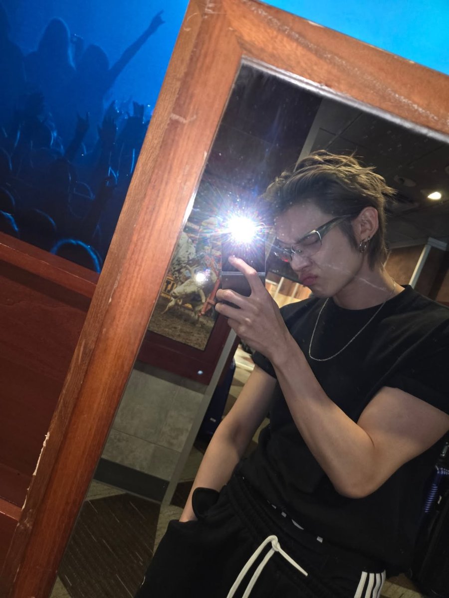 Yawnezn's tweet photo. Flash caught me off guard but i kinda liked how it turned out. All black, no plan, just a mirror and a mood that speaks louder than I do. https://t.co/Hn5ApUHXsf