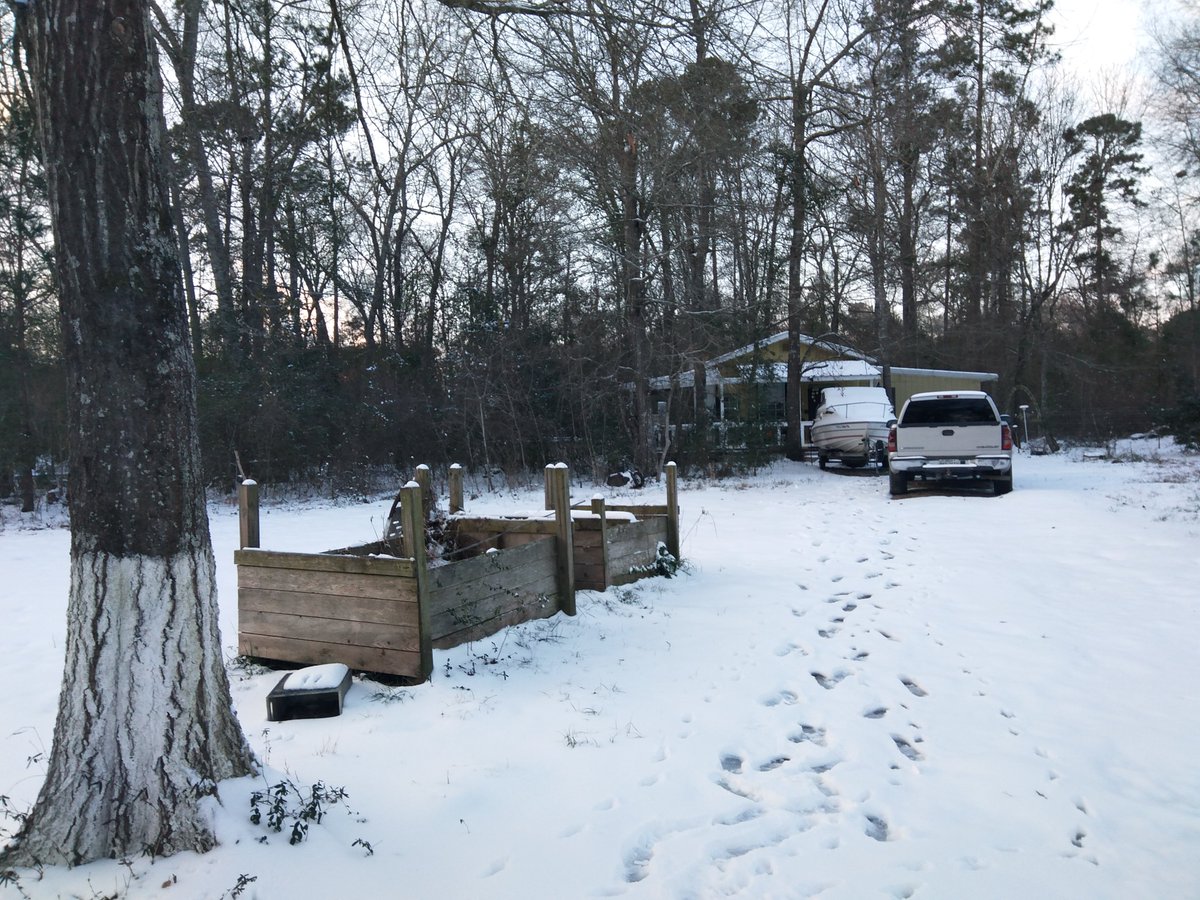 dave_dive's tweet photo. @MJTruthUltra The power outage was rough, but the worst part was all the broken pipes... that’s what caused the most  damage in my area. https://t.co/VjIr6UWM32