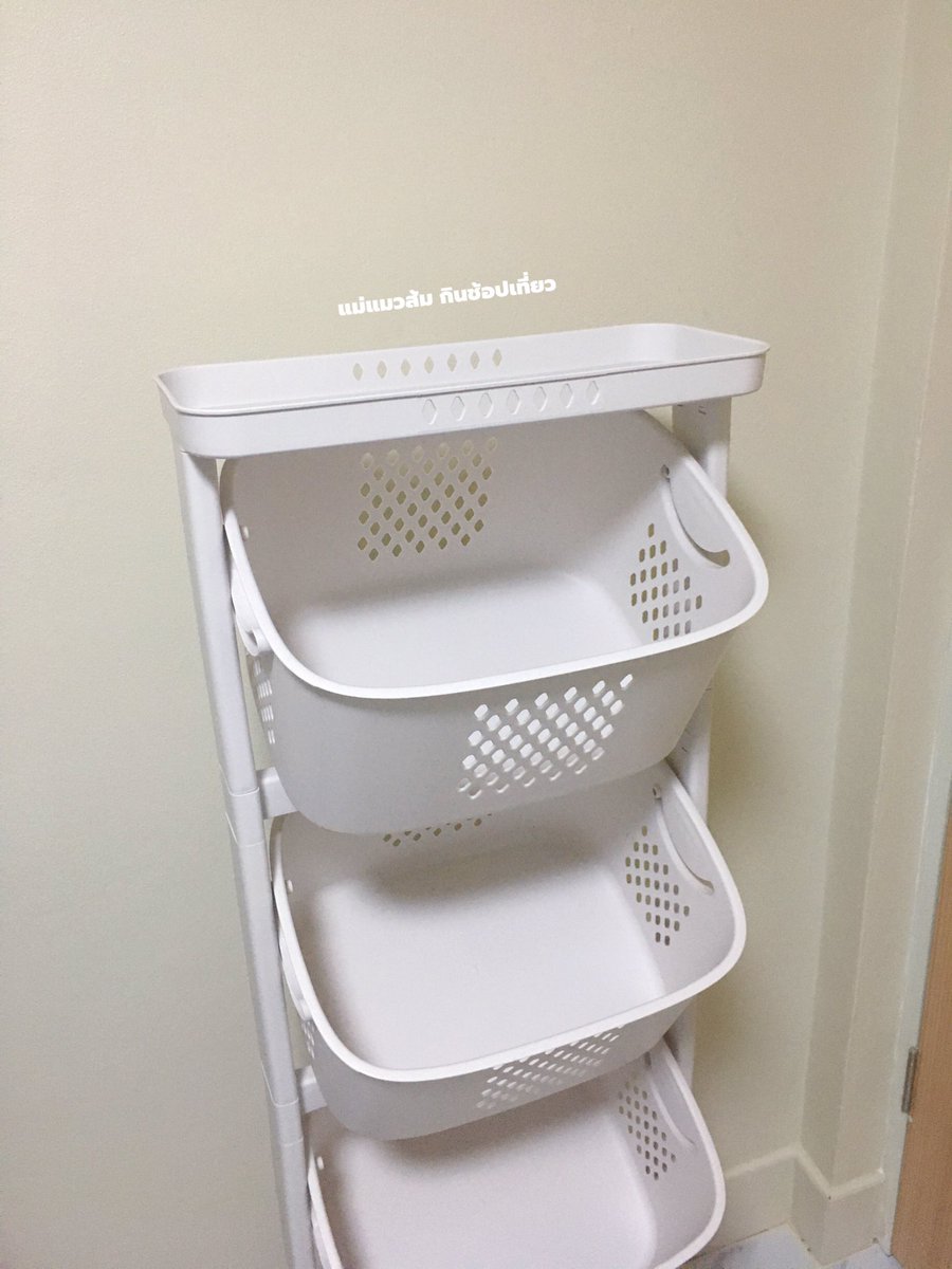 MaeMeowSom's tweet image. ตะกร้าผ้า/ตะกร้าอเนกประสงค์ ใครมีพื้นที่ในห้องน้อยรุ่นนี้เหมาะเลยค่ะ เพราะเป็นทรงสูงประหยัดพื้นที่ มีให้เลือกทั้งแบบ 2/3/4 ชั้น และมีล้อเลื่อนด้วย ส่วนของเราซื้อแบบ 4 ชั้นมา ด้านบนสุดวางของได้อีกเล็กน้อยด้วยค่ะ
📍Shopee: s.shopee.co.th/1BEQnIJAf6
📍Lazada: s.lazada.co.th/s.ZZmUW7