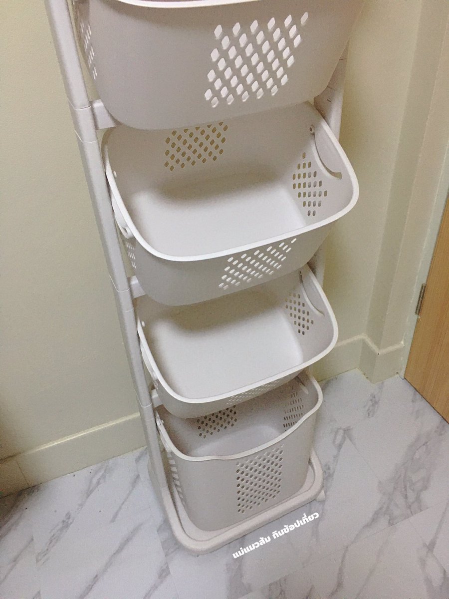 MaeMeowSom's tweet image. ตะกร้าผ้า/ตะกร้าอเนกประสงค์ ใครมีพื้นที่ในห้องน้อยรุ่นนี้เหมาะเลยค่ะ เพราะเป็นทรงสูงประหยัดพื้นที่ มีให้เลือกทั้งแบบ 2/3/4 ชั้น และมีล้อเลื่อนด้วย ส่วนของเราซื้อแบบ 4 ชั้นมา ด้านบนสุดวางของได้อีกเล็กน้อยด้วยค่ะ
📍Shopee: s.shopee.co.th/1BEQnIJAf6
📍Lazada: s.lazada.co.th/s.ZZmUW7