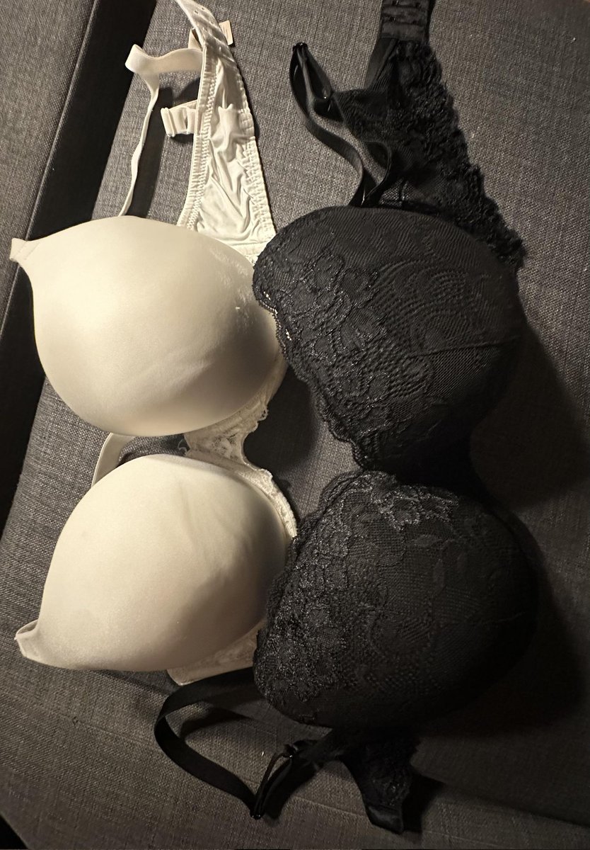 Girl sexy bra 18k tweet media