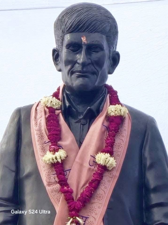 HMRPushpendra's tweet image. पूर्व सांसद,विधायक स्वर्गीय श्री राज नारायण बुधौलिया जी की प्रतिमा के अनावरण के अवसर पर...                                                                                              
#akhilesh_yadav 
#dimple_yadav
#dharmendrayadav
#samajwadi_party
#syamlalpal
#@highlight