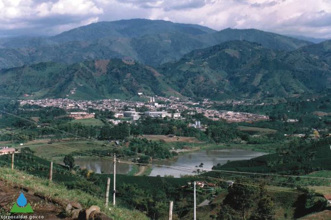 colombia_hist's tweet image. Aparte de la destrucción de #Armero también hubo un lahar en la otra cara del volcán Nevado del Ruiz que cayó en el área rural de Chinchiná - Caldas. Allí hubo, tres mil muertos.