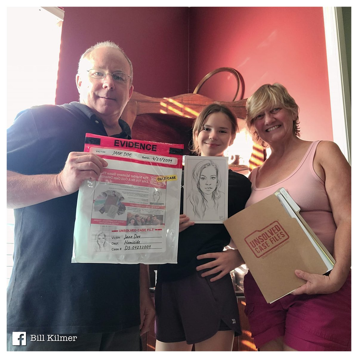 unsolvedcf's tweet image. 📸Game night never looked this good—tag us in your detective pics!💥 #unsolvedcasefiles