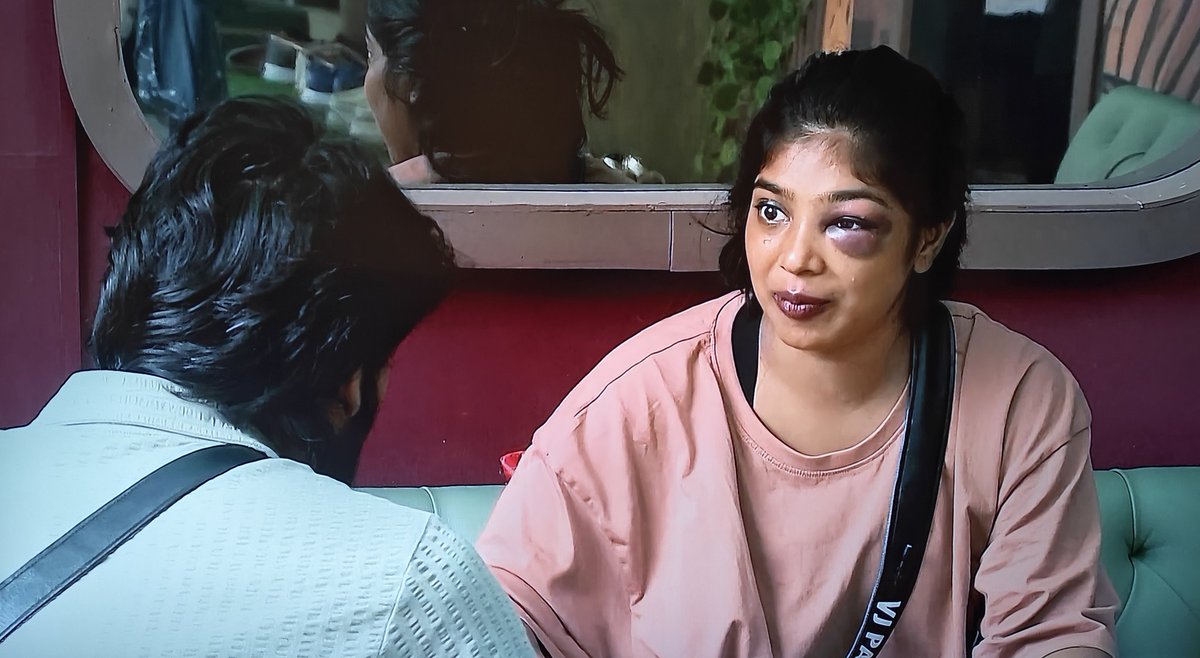 jemy_josee's tweet photo. 15 people sat and watched when an injured girl got stepped, pushed and shoved.
The judges were both women. No one raised a finger to say "Sabari, don't do that." 

#FJ thana said "vaangu vaangu"? Sadist ah da nee? 

#VikkalsVikram, epidi epidi, un family papanga, friends papanga.
En #VJPaaru ku family illa? How will her mom feel? 
Sirichu mock panra!! Relishing in her pain!! Unaku irukku. 

#Kanithiru or #RamyaJo ku ipidi adi patta I bet you would all have reacted very differently.

@VijaySethuOffl ida neenga kekanum. 

#VJPaaru, comeback strong and show these fools what you are made of. 
#BiggBossTamil9 #BiggBossTamil #BiggBossSeasonTamil9