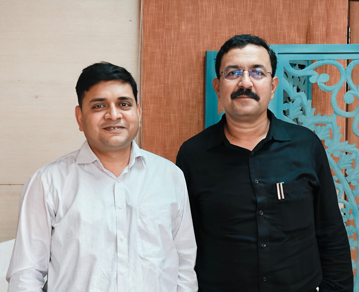 AhteshamFIN's tweet image. #PCS सुशील प्रताप सिंह 2012 ज्वाइंट सेक्रेटरी LDA से शिष्टाचार मुलाकात !! 🍁