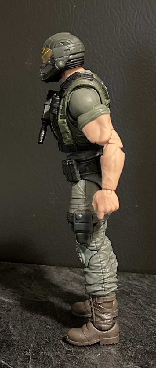 ComicsInvictus's tweet image. #GIJoeClassified #KitBash #GIJoe

Building a Steel Corps squad.

The trick on this kitbash was finding a longer neck so the Steel Corps head wouldn’t sit too low.

Went to my LCS and found the perfect tengu mask.
It actually fits, but needs a short neck ball joint to look normal.