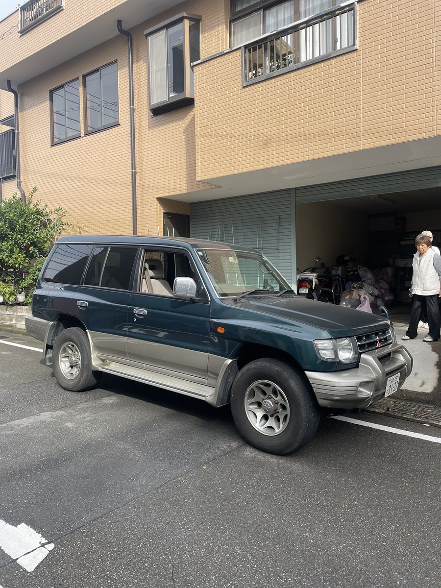 TKGarage_5's tweet photo. V45W パジェロ
1オーナー車庫保管
26万キロ
歴史を感じる1台
買取ありがとうございました😭
#v45w https://t.co/VJssGwDIGW