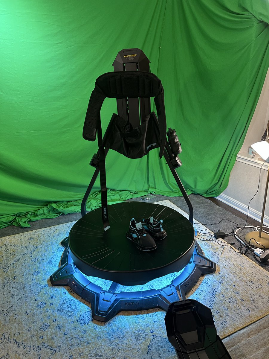 Almost done, tested it out. I have a lot of ideas, and this new version of katwalk is actually kind of goated, it’s improved so much from when I tried the first version years ago #vr