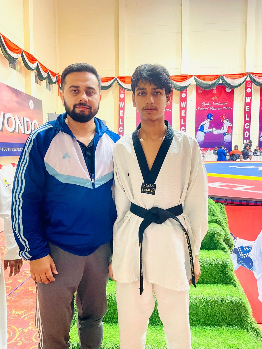 Assam_DSYW's tweet image. Preet Singh from Assam bags the Silver Medal in Taekwondo (U-19 Boys, Under 45 kg) at the 69th National School Games 2025, Jammu! 

A proud moment for Assam — congratulations, Preet! Keep rising and keep fighting! 

#NationalSchoolGames2025 #Taekwondo #AssamShines #TeamAssam…