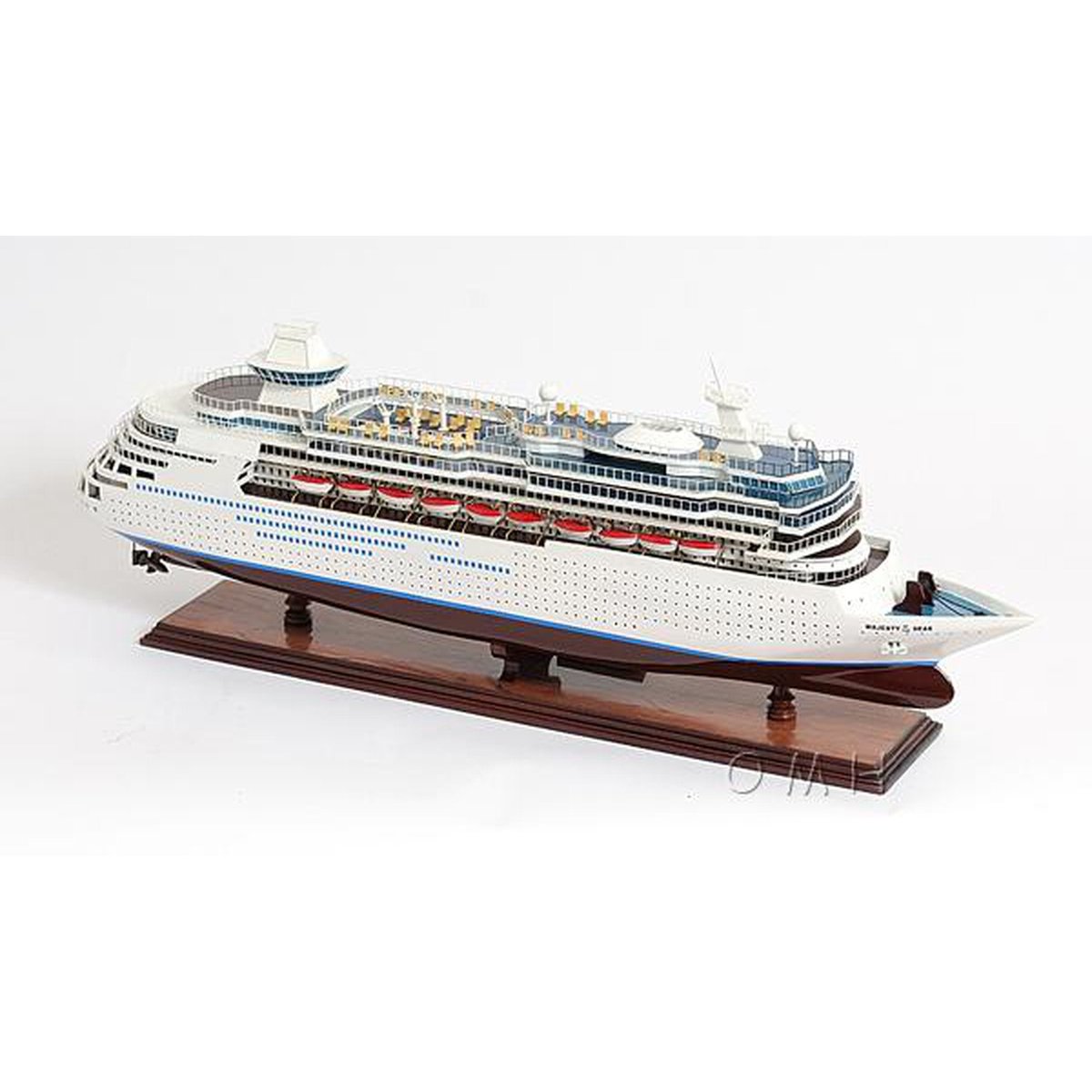 AdamaModelShips's tweet image. The Majesty of the Seas Model Ship is fully assembled and crafted with exquisite detail. Perfect for collectors, nautical decor enthusiasts, or as a stunning centerpiece. 🌊✨

#ModelShip #NauticalDecor #Handcrafted #CollectorsItem #MaritimeStyle

adamamodelships.com/products/old-m…