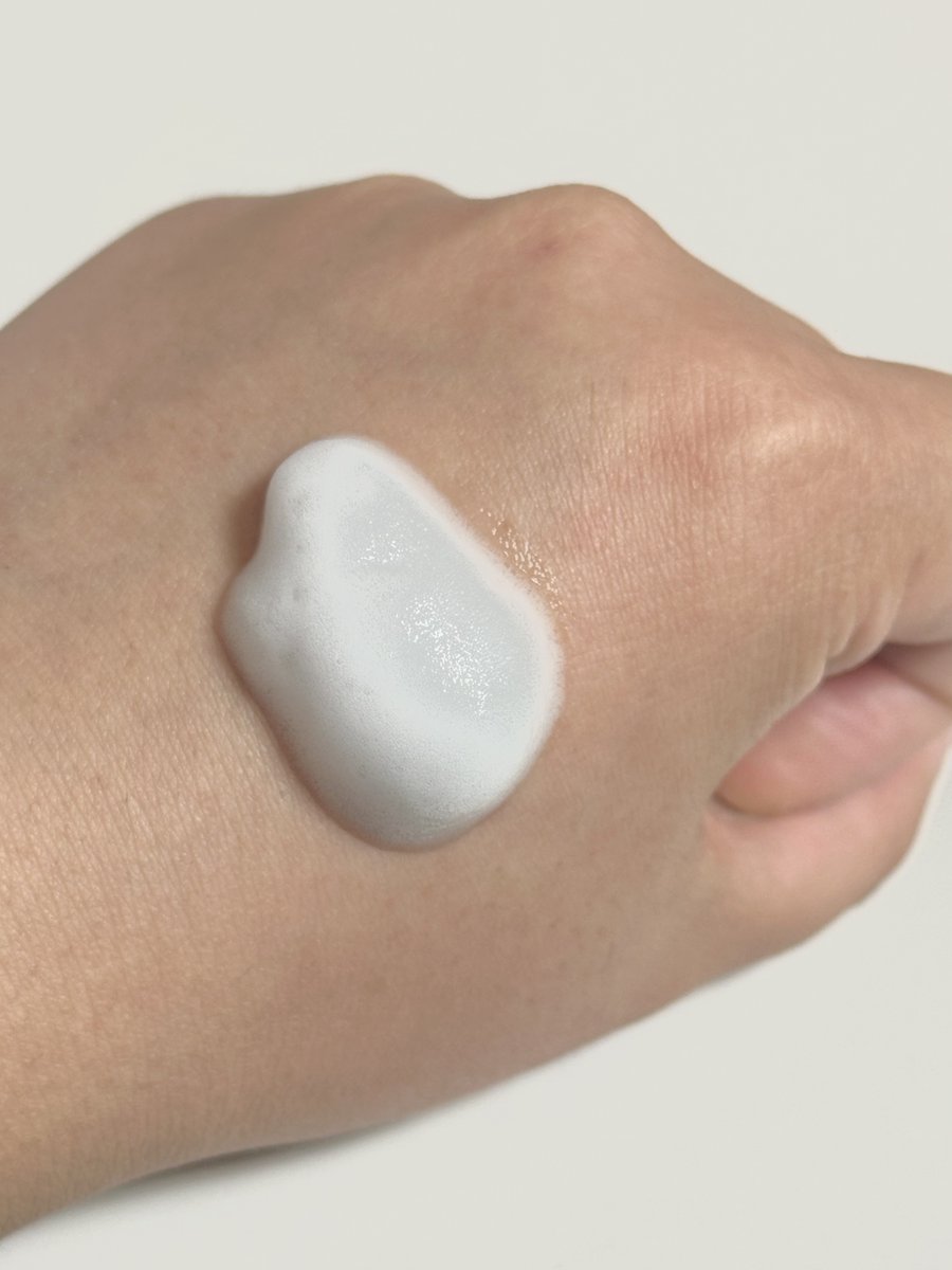 #광고 #RT추첨 

#믹순 의 히알레배 포어 버블 세럼을 추첨하여 총 10명에게 드립니다 🍀

(당첨자 발표 : 11월 18일)

💚 이번 신상 히알레배 라인의 두 제품을 소개합니다 !

🫧 히알레배 포어 버블 세럼

펌핑하면 폭신폭신한 거품이 나오는데 몽글몽글하고 가벼워서 피부에 부드럽게 흡수됩니다!