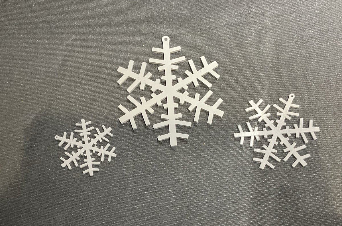 【3Dプリンター教室作品】
今年度に3Dプリンター教室で製作した作品を展示しております。
2025年度はえんぴつキャップ、ペン立てを作りました☺️
11月22日(土)には雪の結晶を作りますので皆さまのご参加をお待ちしております✨
お申込みはこちら👇
tdk.com/museum/event/3…

#tdk #tdk歴史みらい館