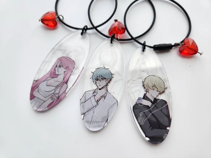 taking pics of the alst haunted charms.. never letting your loved ones lonely