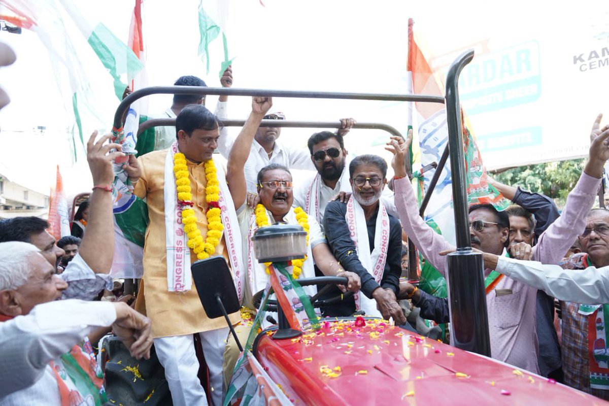 INCGujarat's tweet image. દિવસ 6
ખેડૂત આક્રોશ યાત્રા નું રાજકોટ ખાતે આગમન થયું.