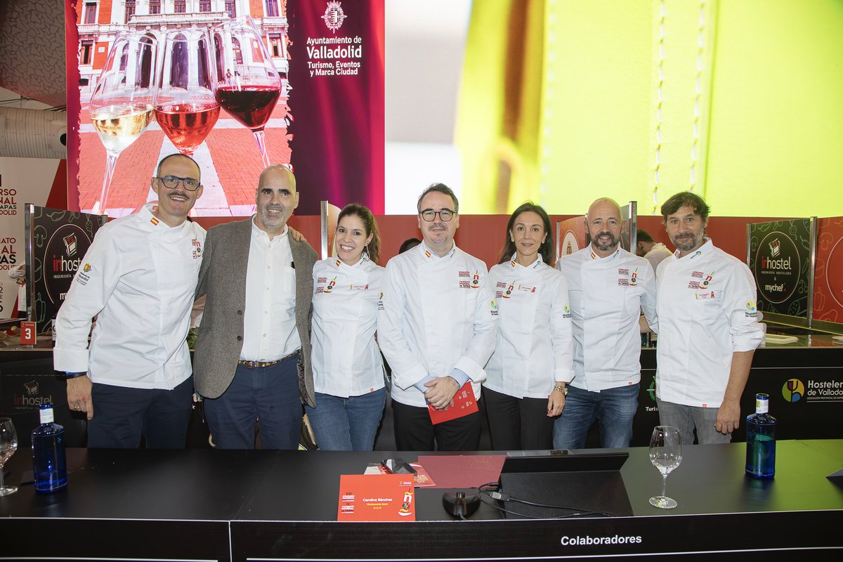 spainistapas's tweet photo. Gracias a nuestro jurado del primer día por su entrega, profesionalidad y pasión 👏✨

Su mirada experta, su criterio y su compromiso con la excelencia han marcado el ritmo de esta primera jornada del XXI Concurso Nacional de Pinchos y Tapas Ciudad de Valladolid. https://t.co/FlaqlWZFcI