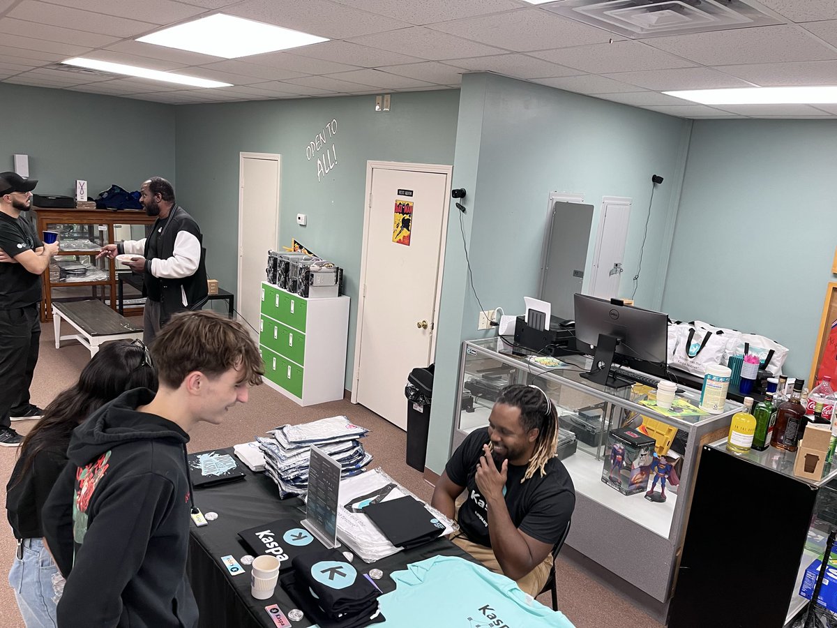 Alberto.kas 👻 tweet media