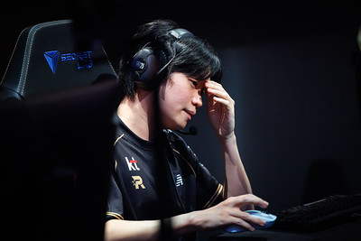 LOLNinjaBlog's tweet image. 【LoL】Bdd、10点中9.9点の評価を得るも「僕は負けた。その数字に意味はない」Worlds2025ファイナルポストマッチインタビュー lolninja.net/2025/11/11/481…