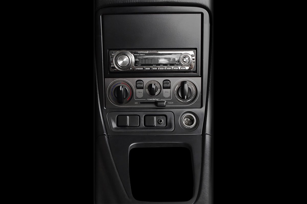 plot_p4's tweet image. 品番：JP-2129
品名：エアコンパネル ブラックステンレスヘアライン
 　　   NB6C/NB8C 
--------------------------------------------------------------------------
派手さはいらない。
ほんの少しの艶と、確かな存在感。
黒のヘアラインが描く、
静寂という名のデザイン。…