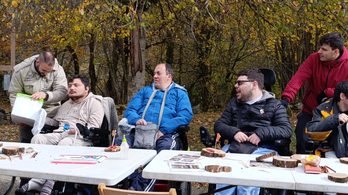 Visitamos el Área Recreativa “El Achichuelo” (Sierra de Cebollera) junto a ARDACEA La Rioja para realizar la actividad NATURALEZA SIN BARRERAS, una experiencia inclusiva en contacto con el entorno natural dentro del programa <a href="/pasealarioja/">pasealarioja</a>, impulsado por el Gobierno de La Rioja.