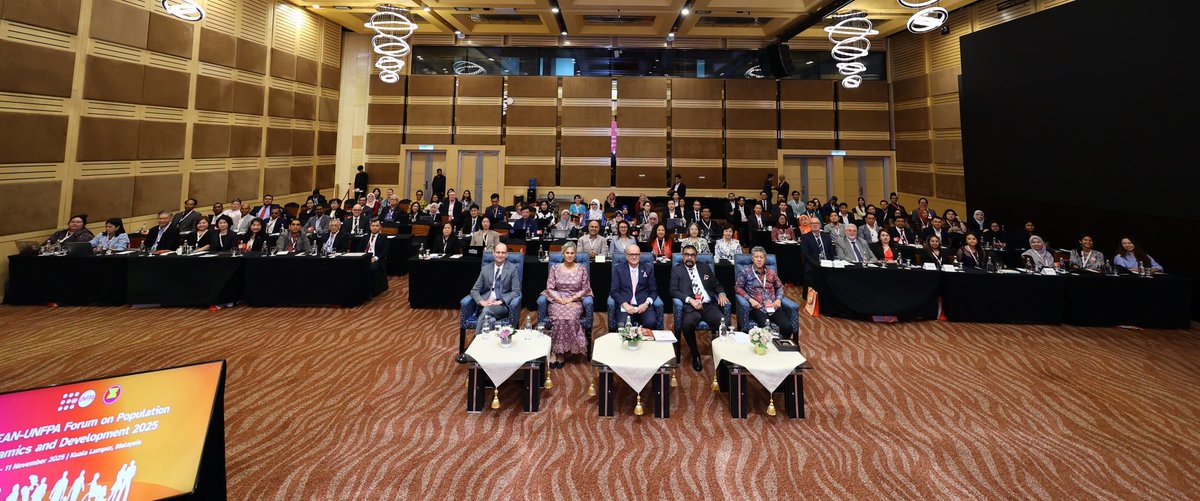 UNFPAAsiaPac's tweet image. Investing in girls’ health and education = stronger families, stronger societies, stronger economies.

The @ASEAN–@UNFPA Forum on #PopulationDynamics and Development spotlighted the power of rights-based demographic policies for #SoutheastAsia’s future.

Read more:…