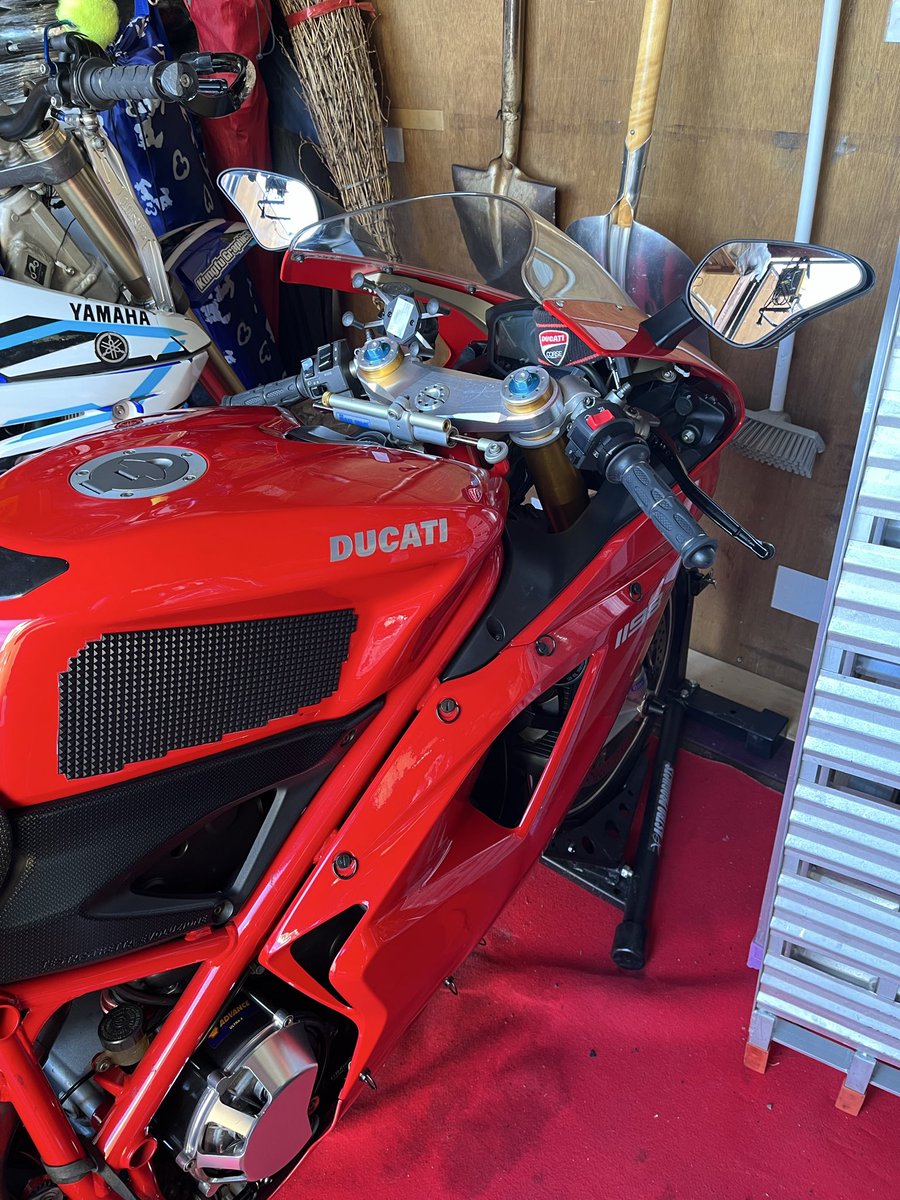 久しぶりにちょっと乗った。つくづく街乗りに向かないバイクだなぁ